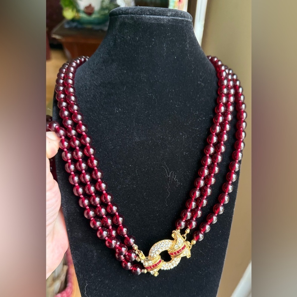Nolan Miller Vintage Bordeaux Glass Bead Necklace 32โ